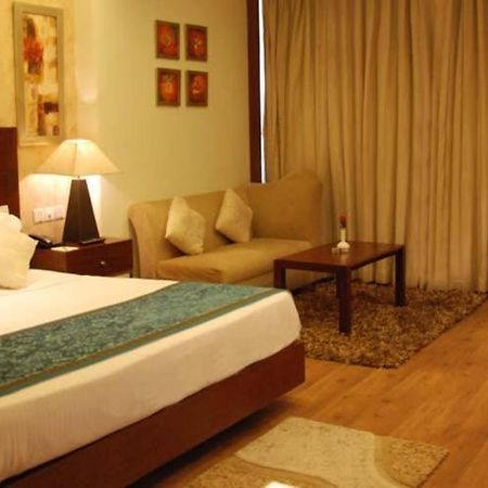 The Victoria Grand Hotel & Spa Kasauli Exterior photo