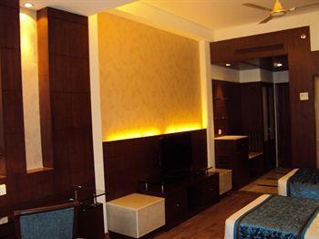 The Victoria Grand Hotel & Spa Kasauli Exterior photo